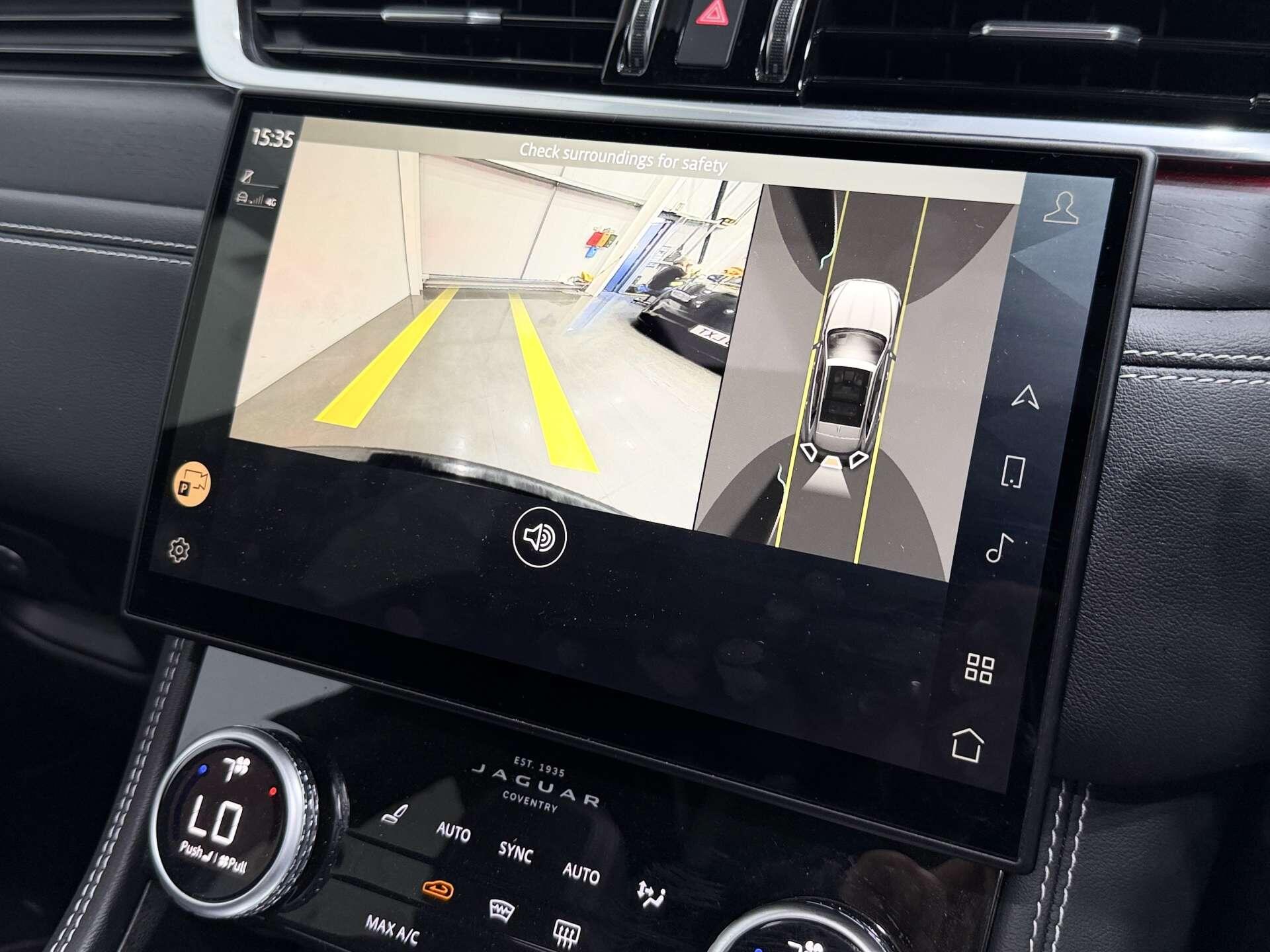 Jaguar F-Pace view 44