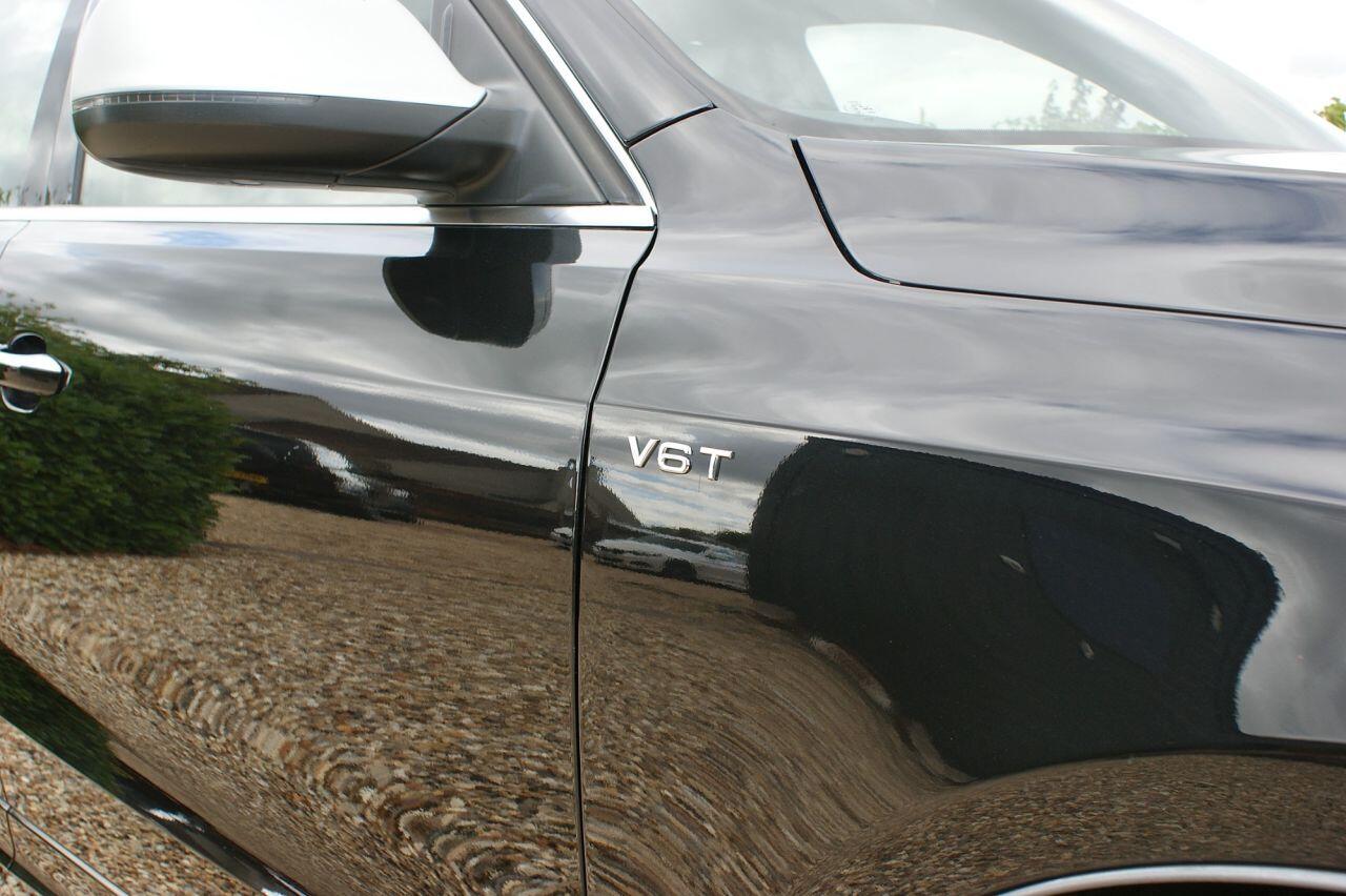 Audi SQ5 view 10