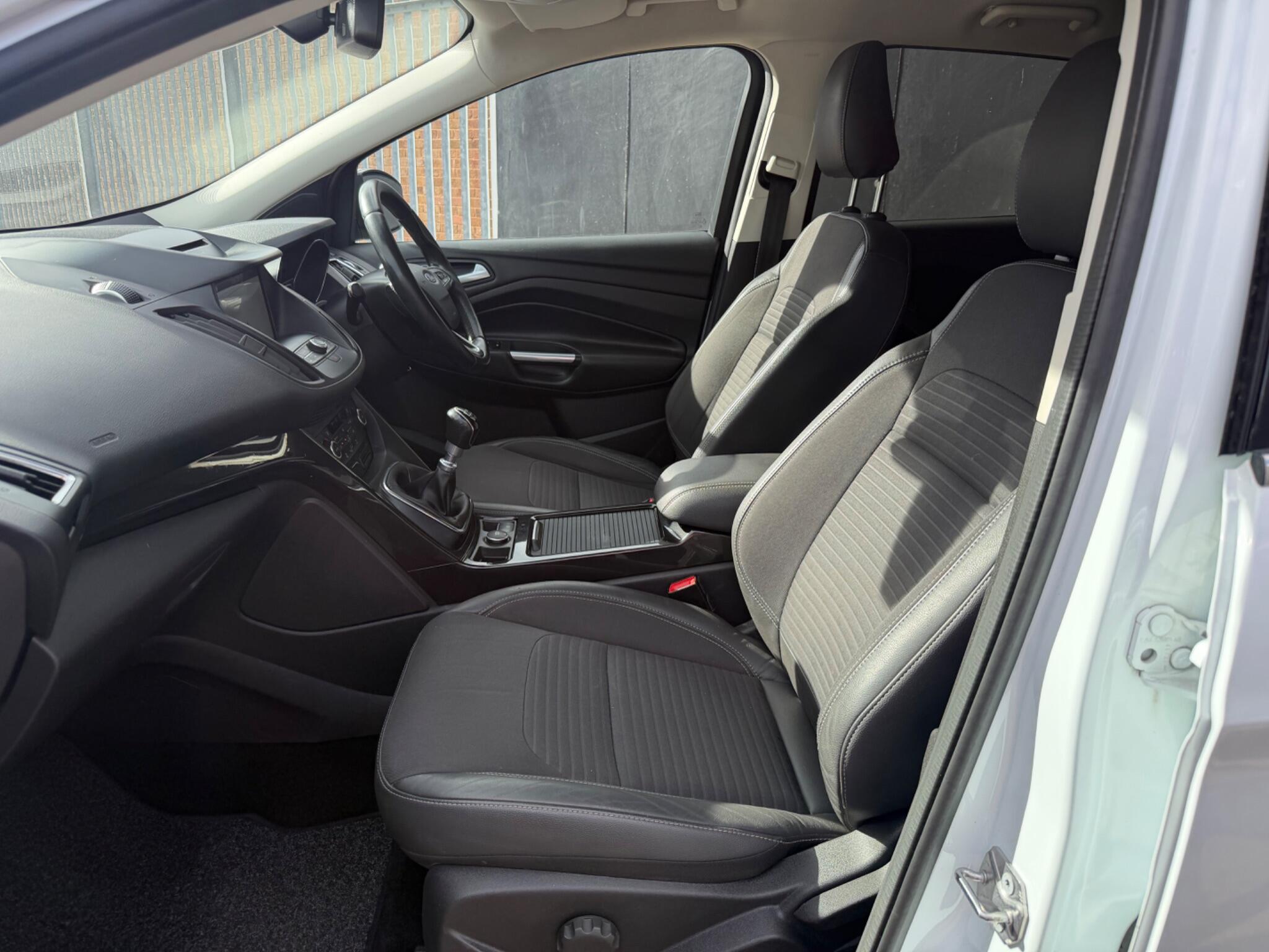 Ford Kuga view 8