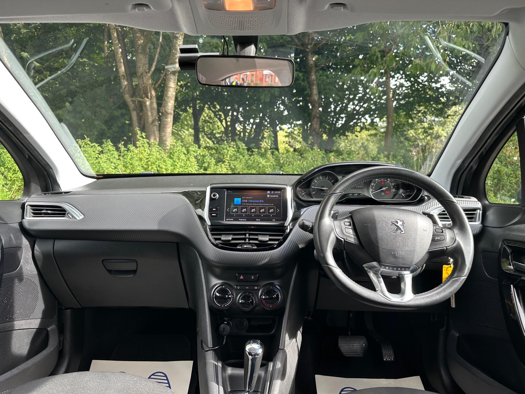 Peugeot 208 view 22