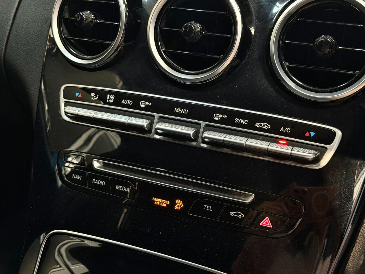 Mercedes-Benz C-Class view 31