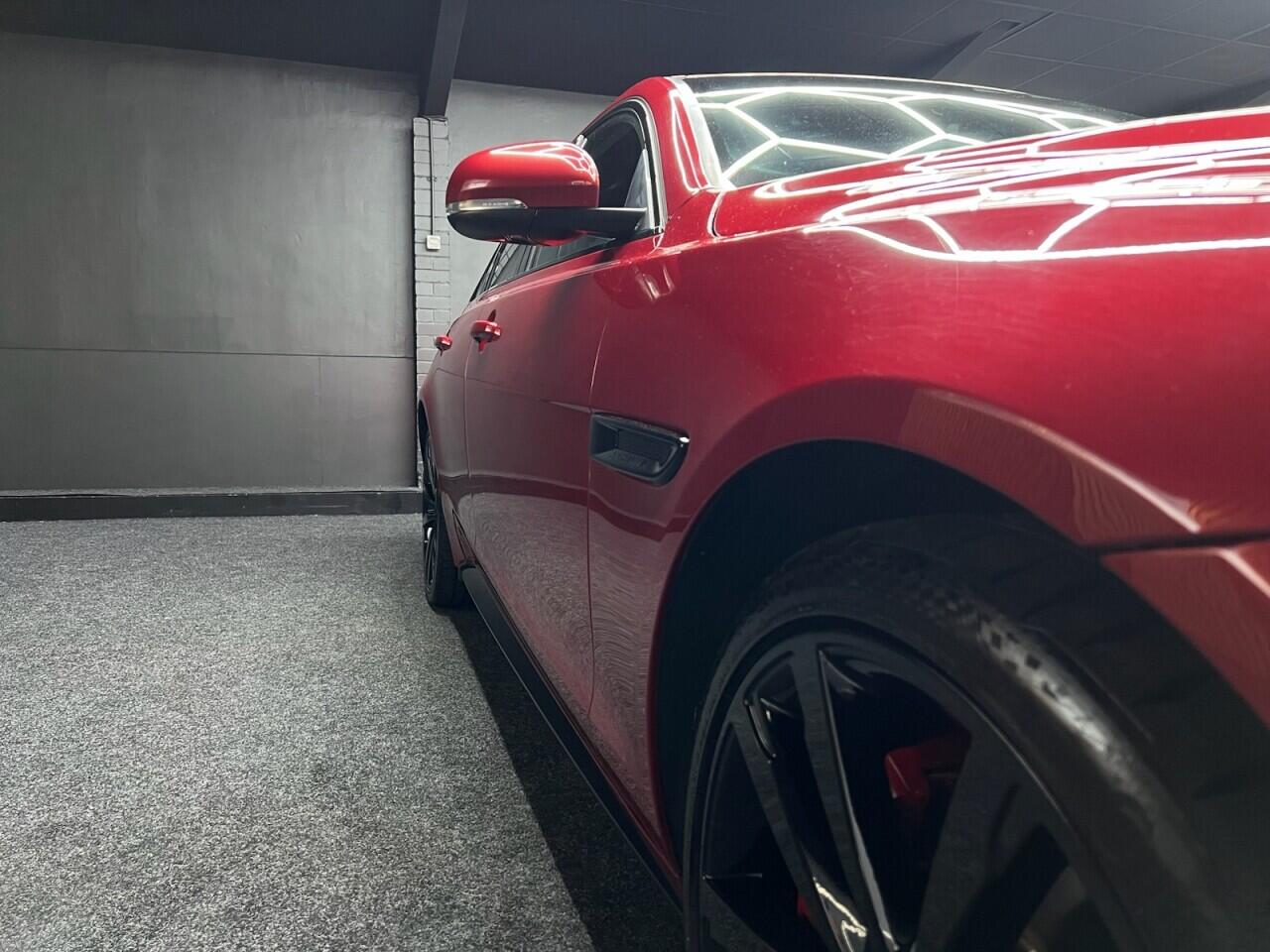 Jaguar XF view 18