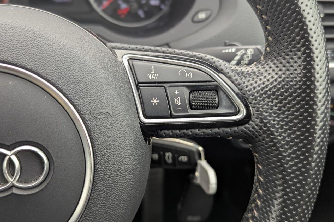 Audi Q3 view 34