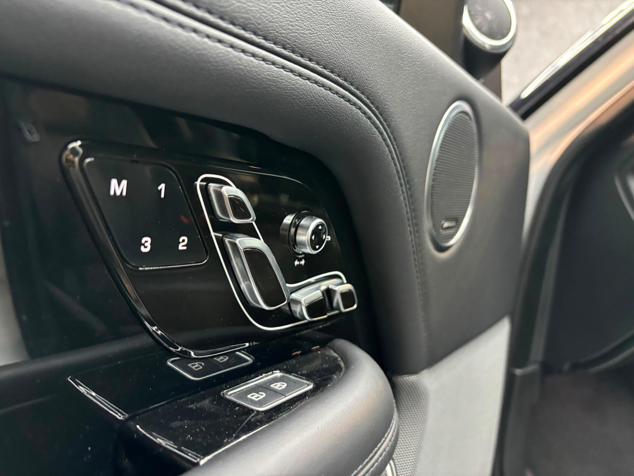 Land Rover Range Rover view 27