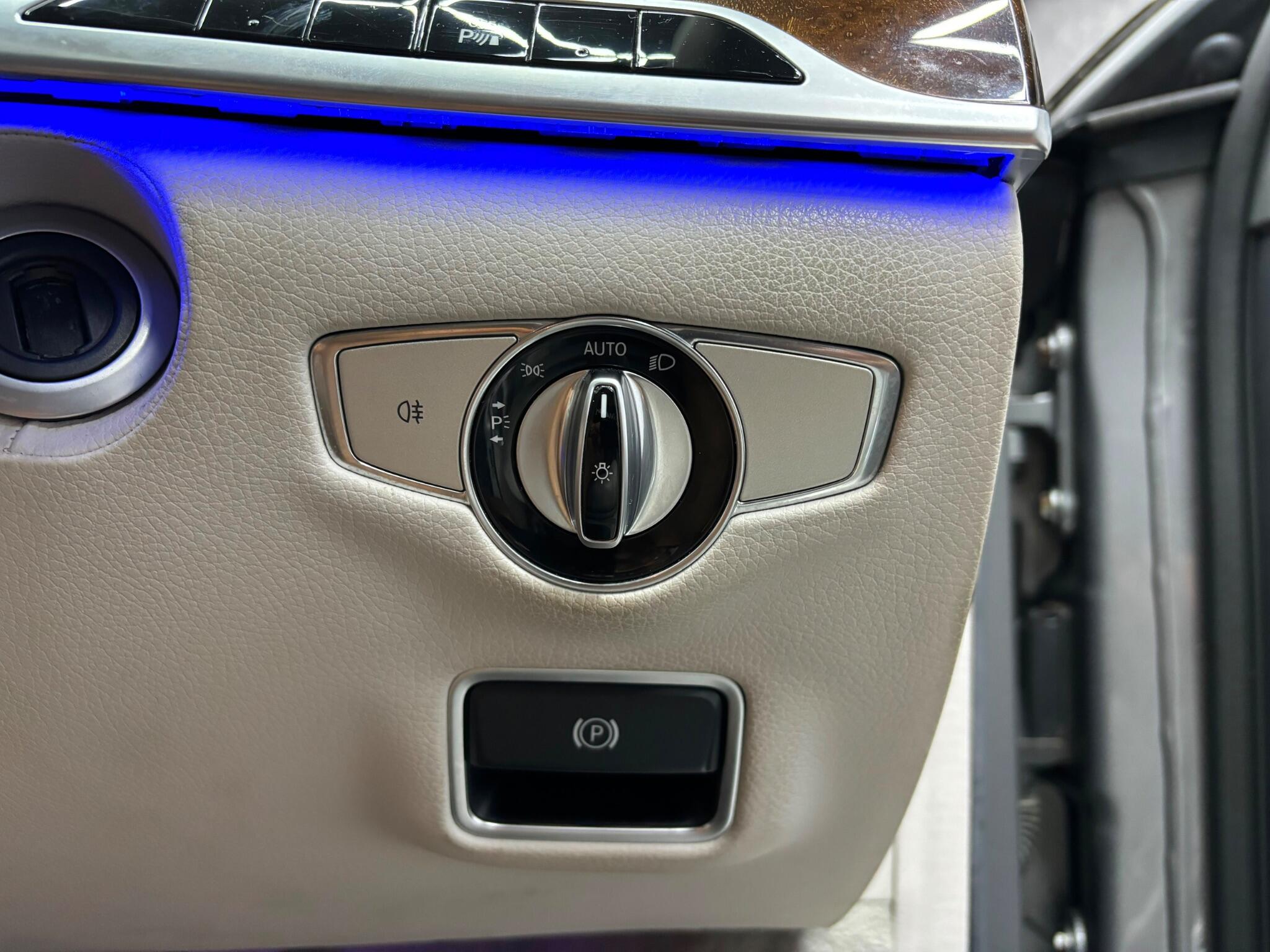 Mercedes-Benz S Class view 25