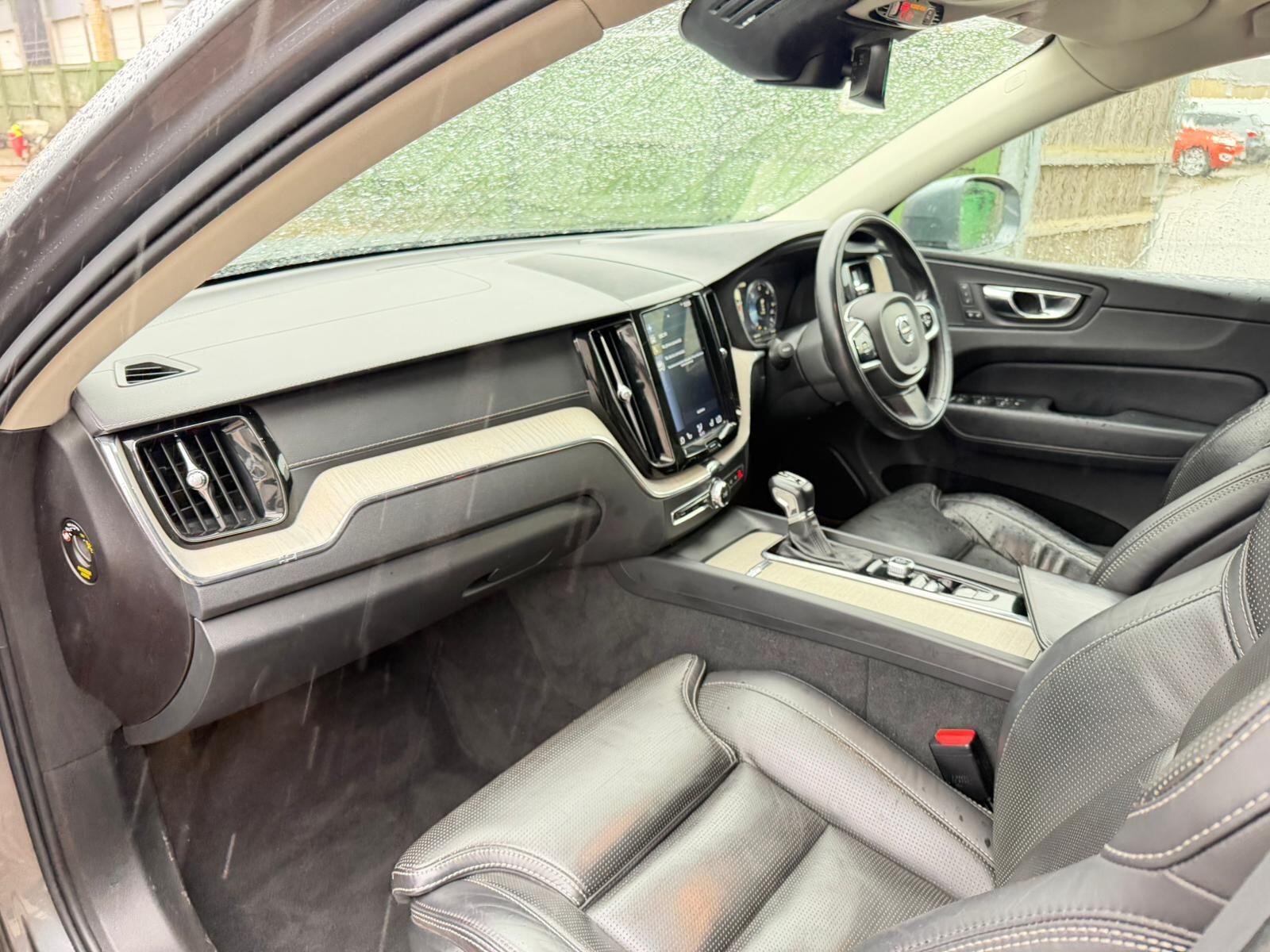 Volvo XC60 view 14