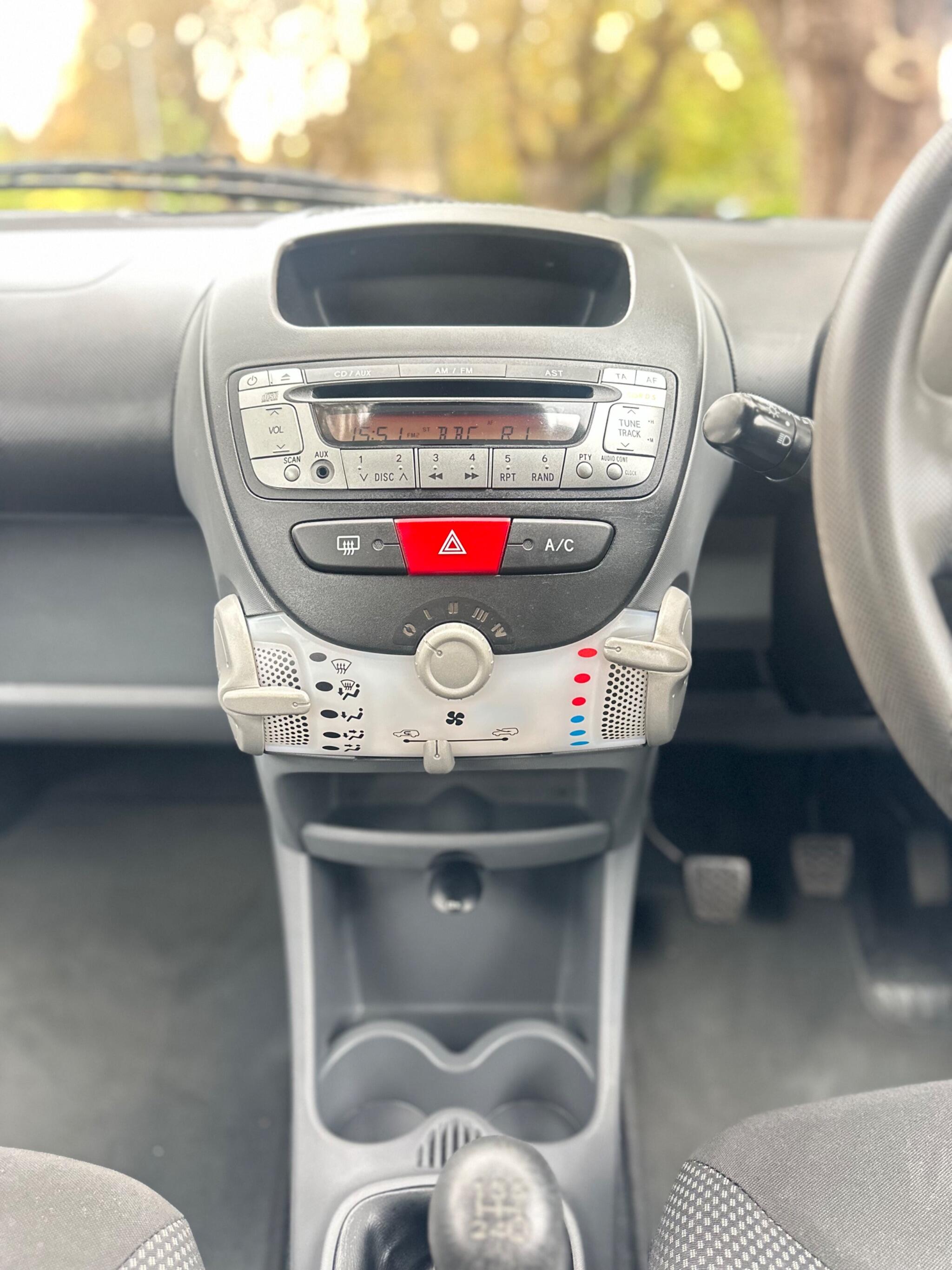 2010 Toyota AYGO image 25