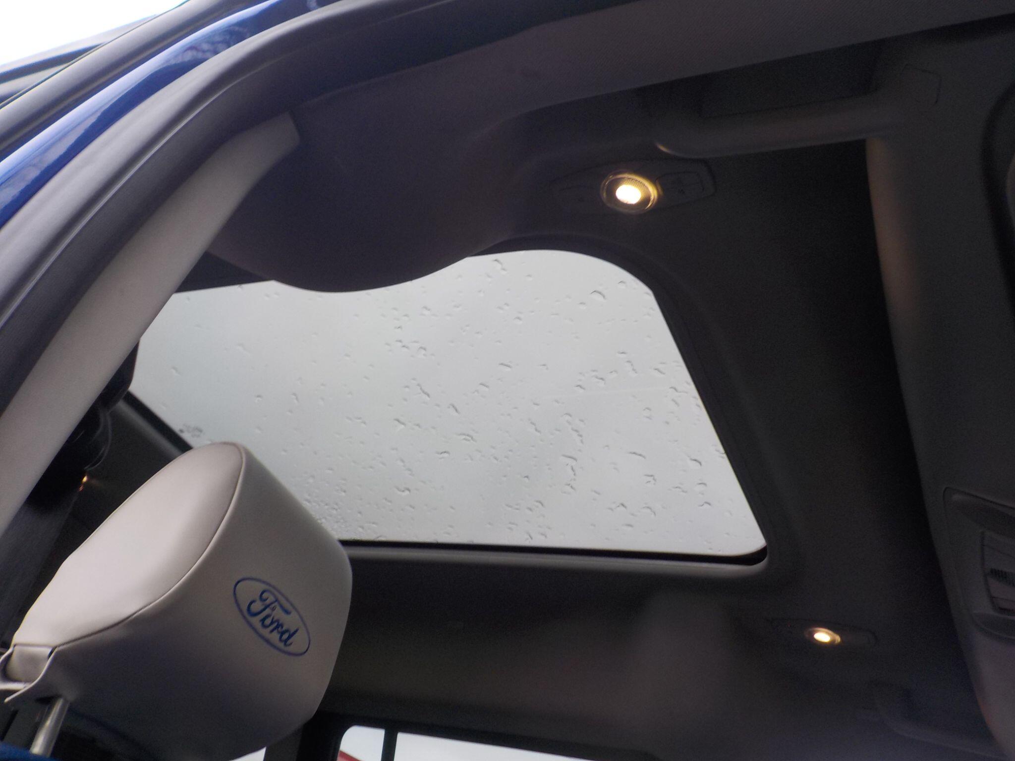 Ford Tourneo Connect 1.6 TDCi Titanium Euro 5 5dr