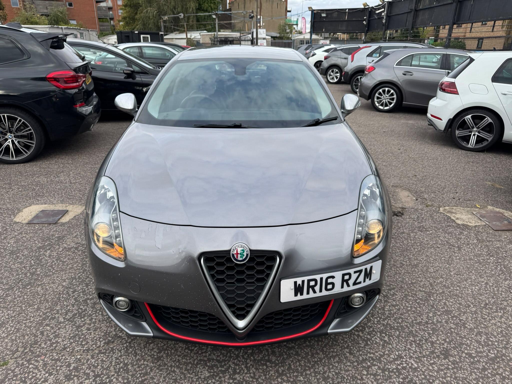 Alfa Romeo Giulietta view 4