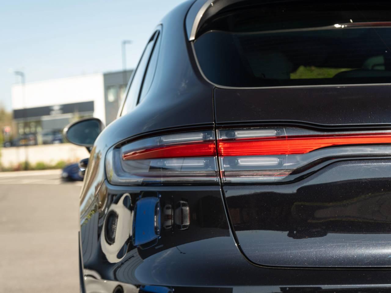 Porsche Macan view 9