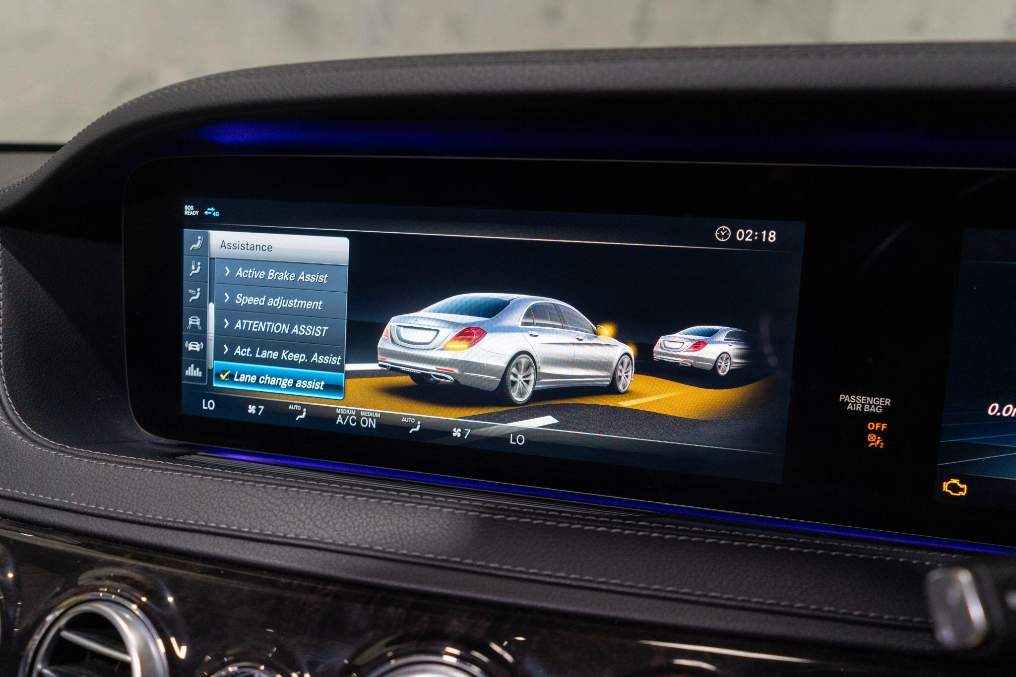 Mercedes-Benz S-Class view 31