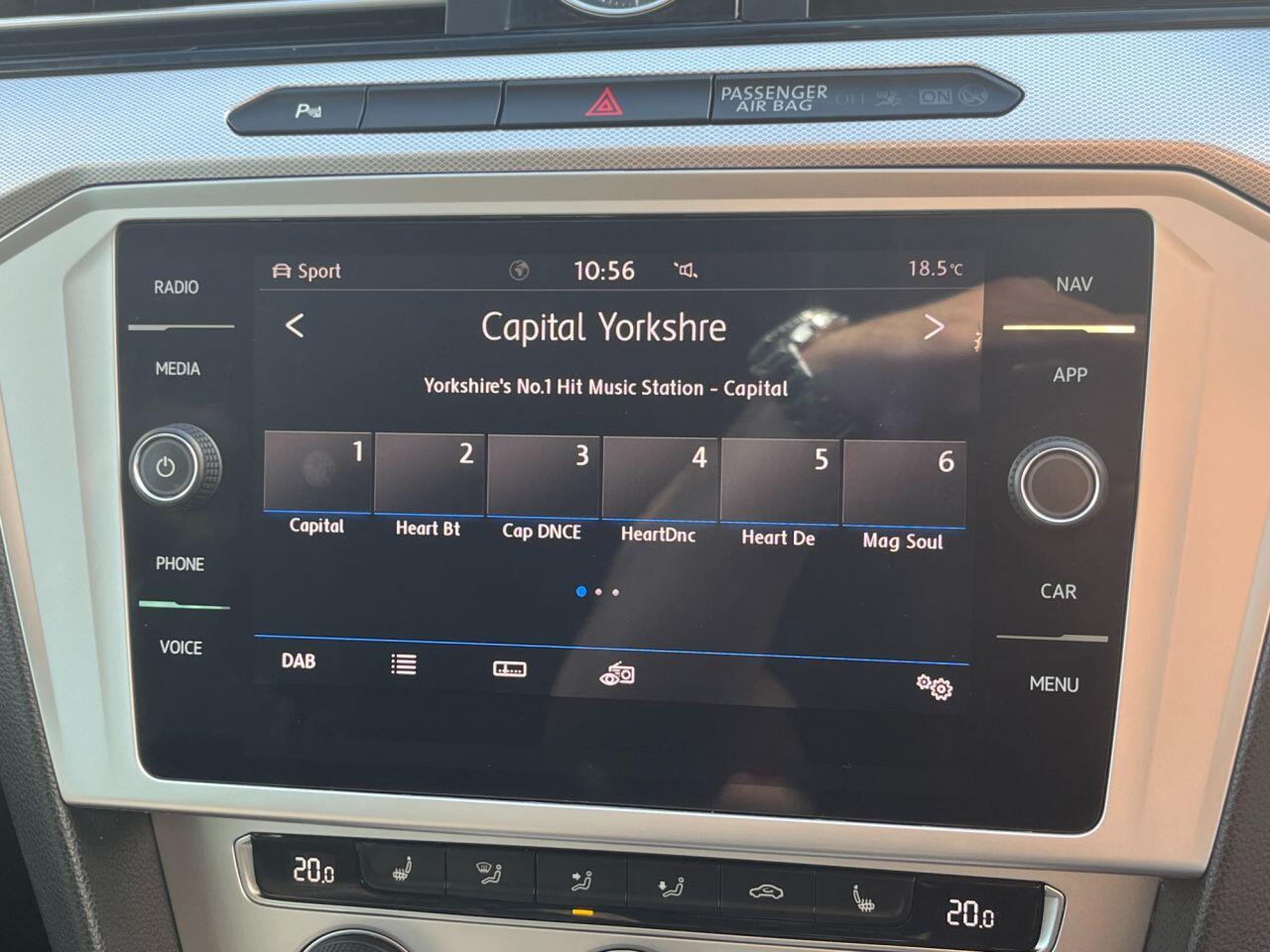 Volkswagen Passat view 22