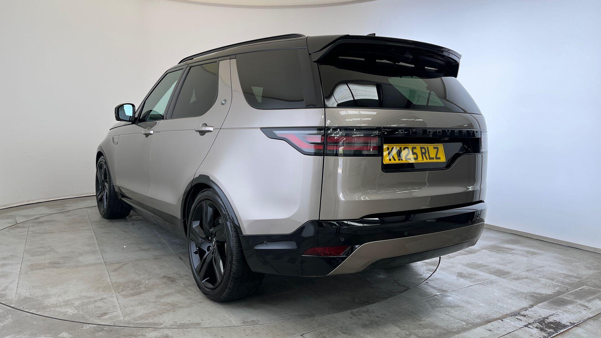 Land Rover Discovery view 30