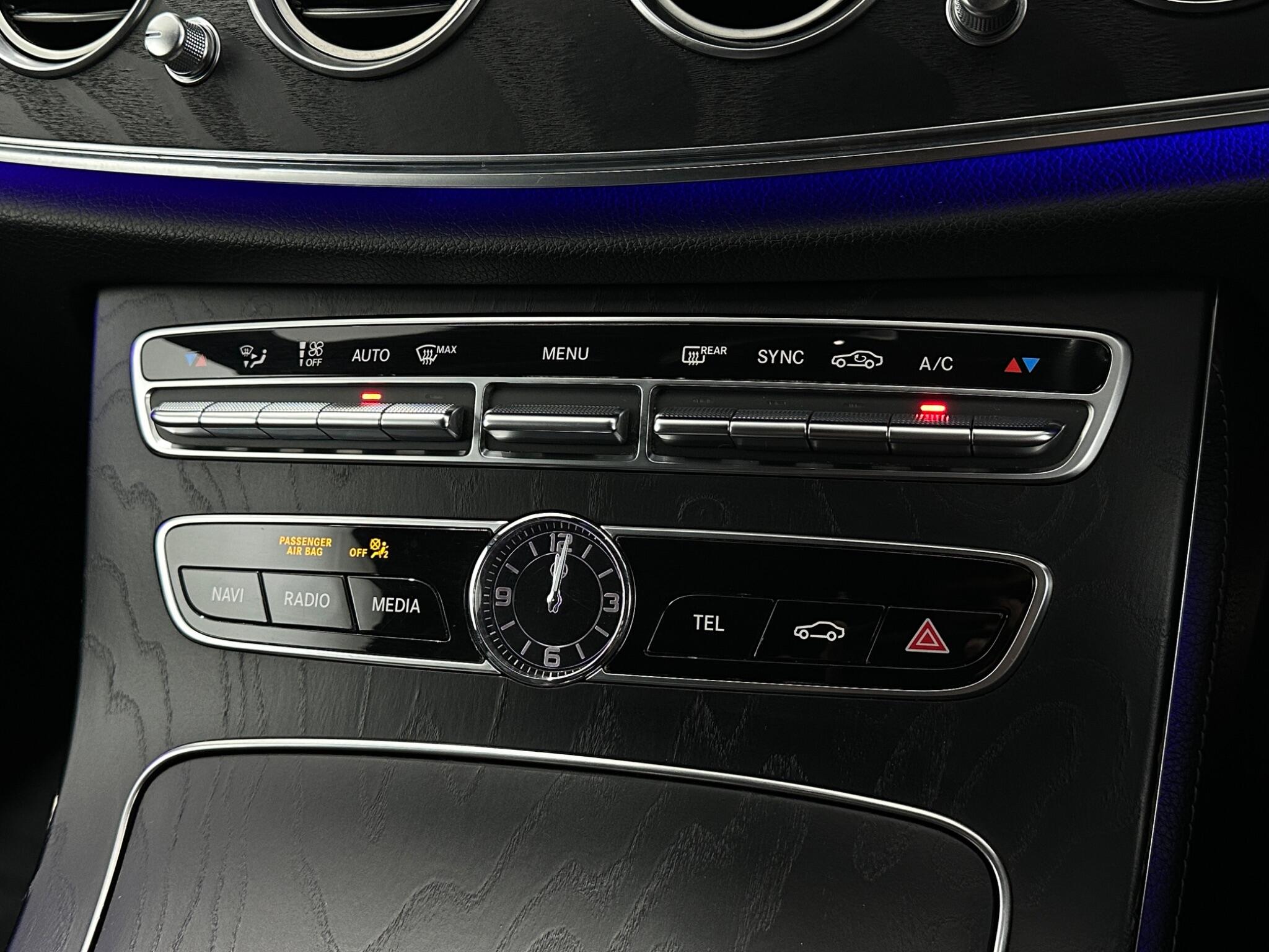 Mercedes-Benz E-Class view 23