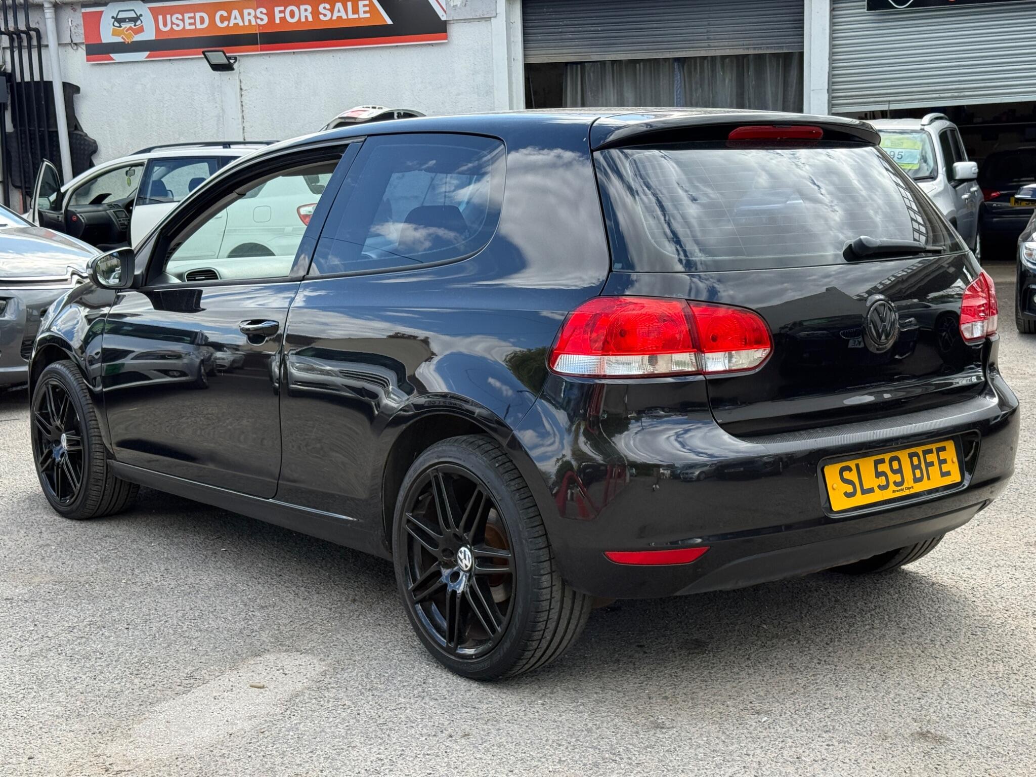 Volkswagen Golf - Image 8