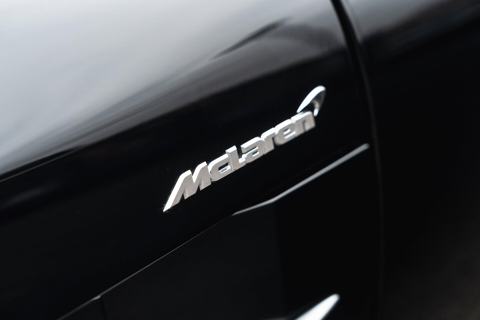 Mercedes-Benz SLR view 103