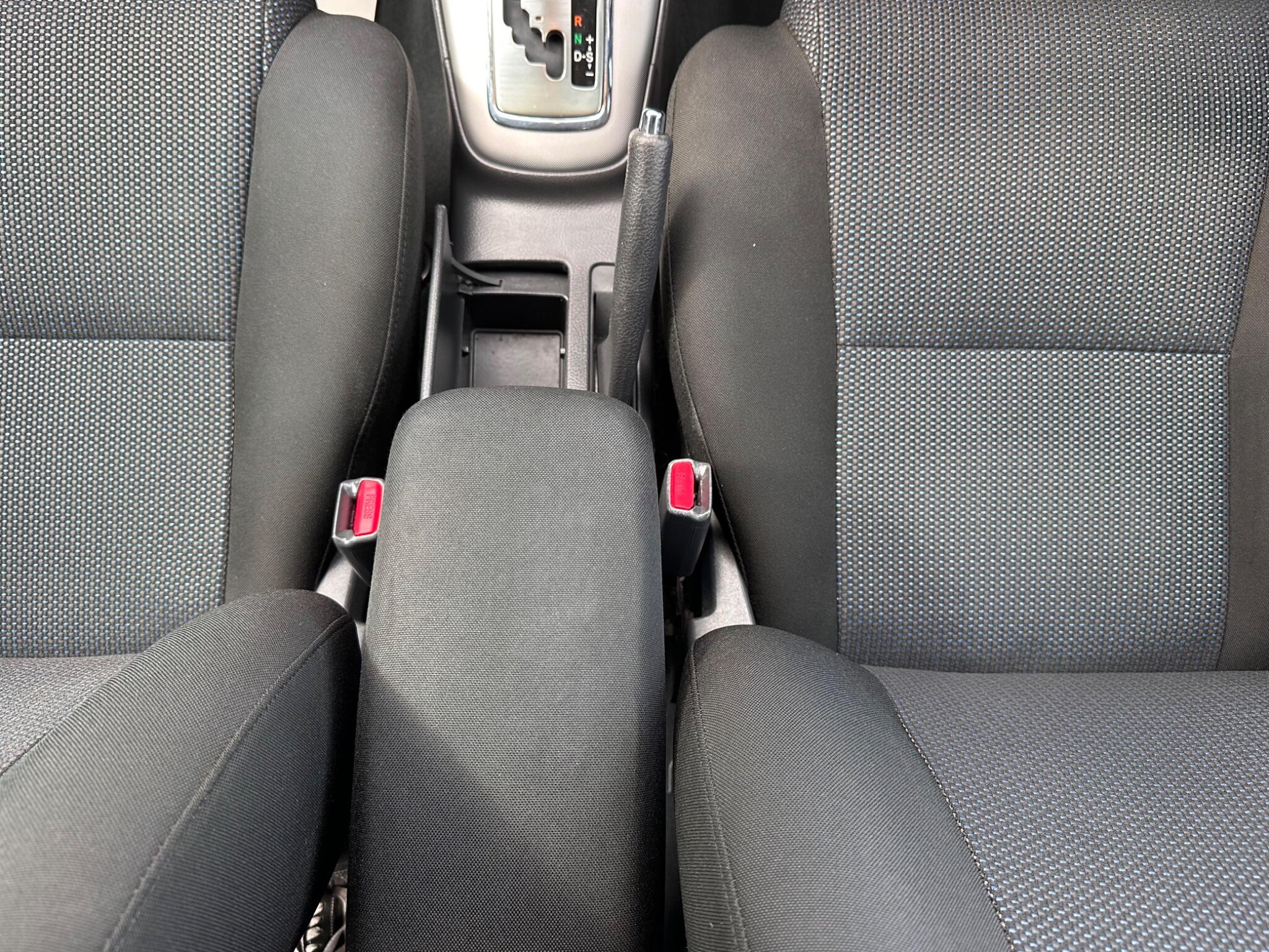 Toyota Avensis view 41