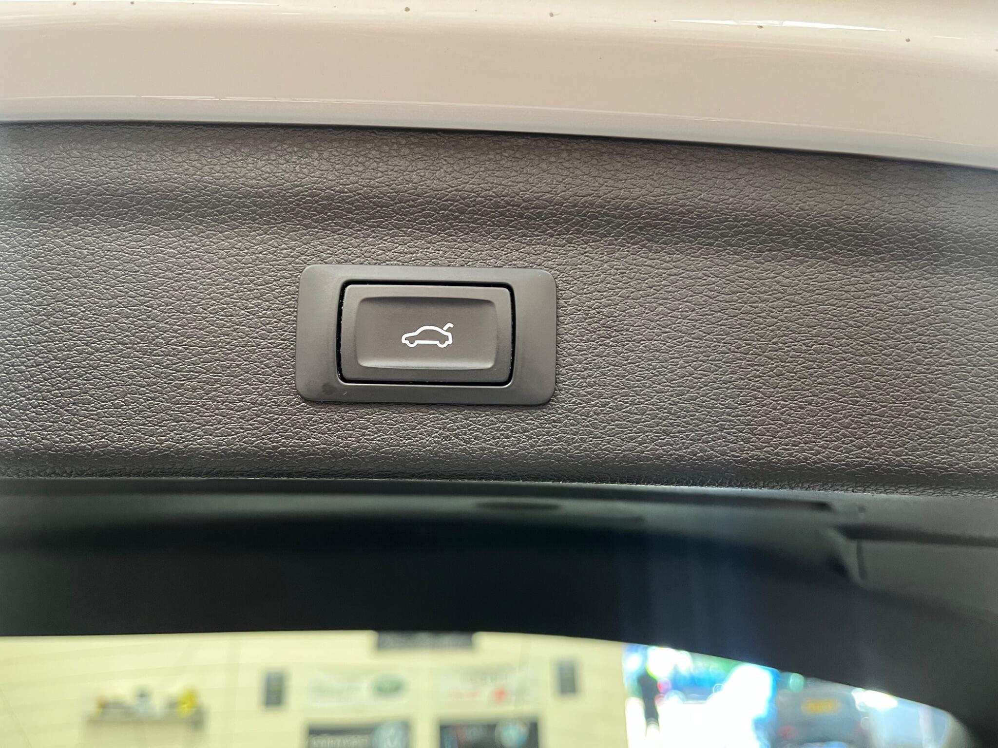 Audi Q3 view 37