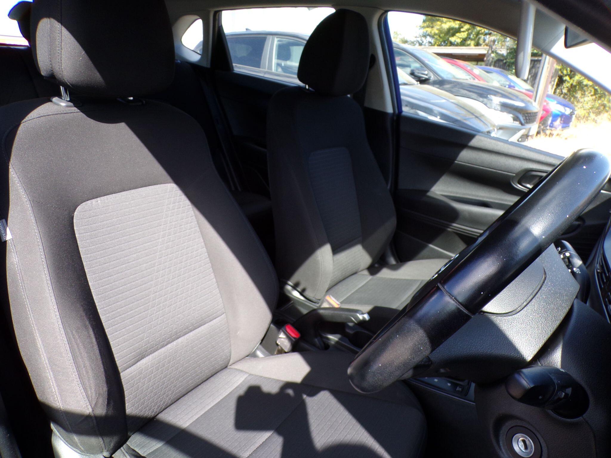 Hyundai i20 view 15