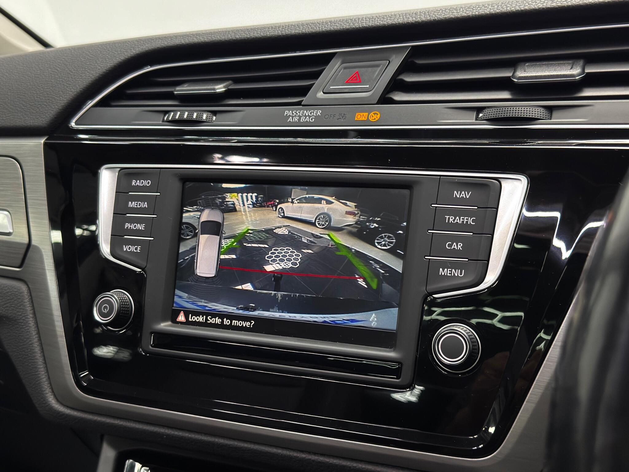 Volkswagen Touran view 12