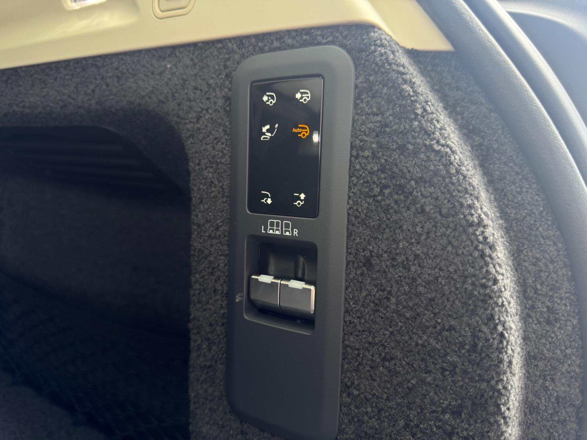 Land Rover Range Rover view 54