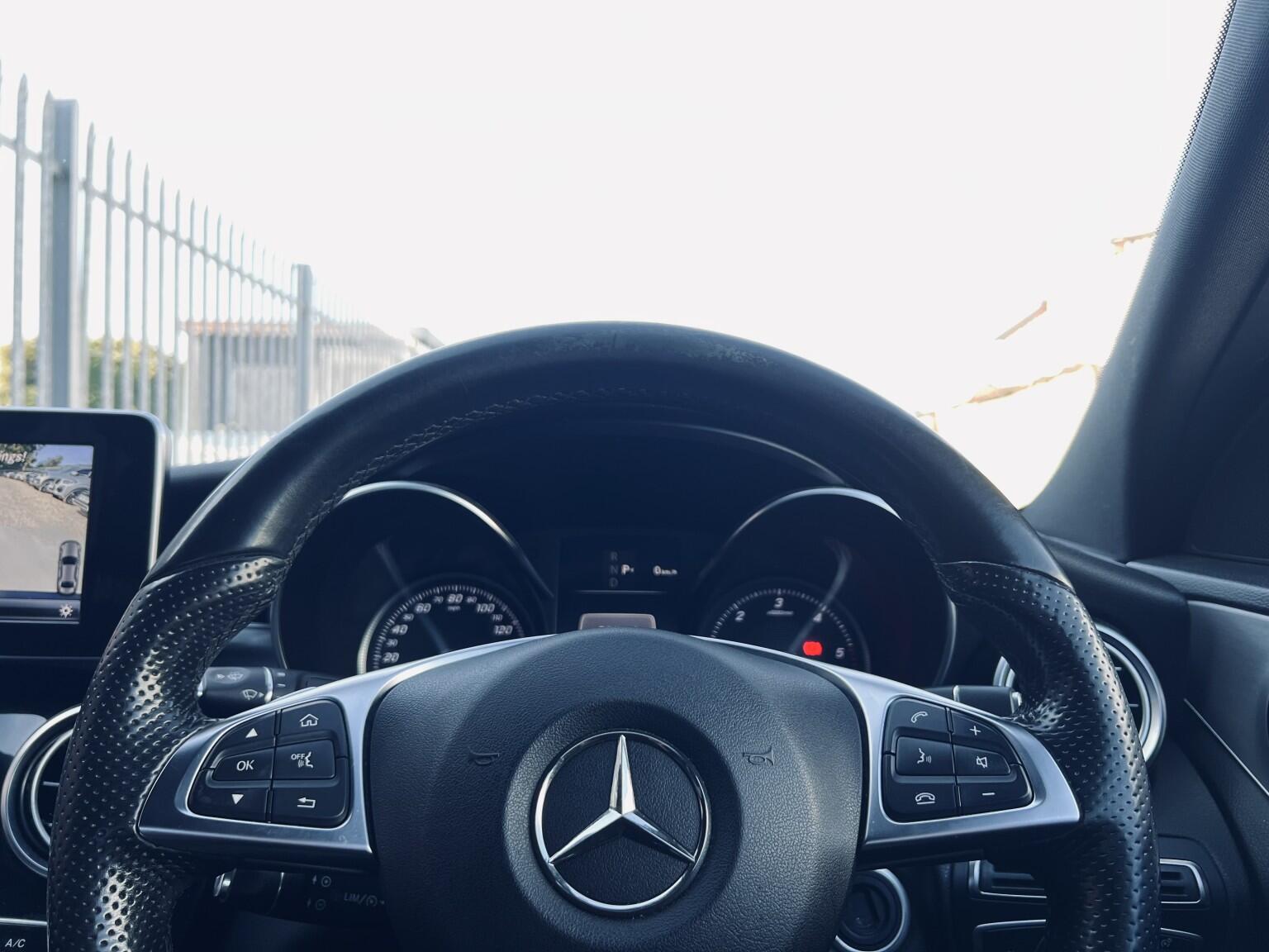 Mercedes-Benz C-Class view 23