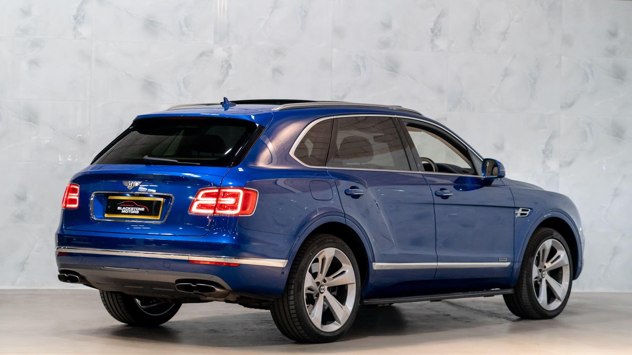 Bentley Bentayga view 6