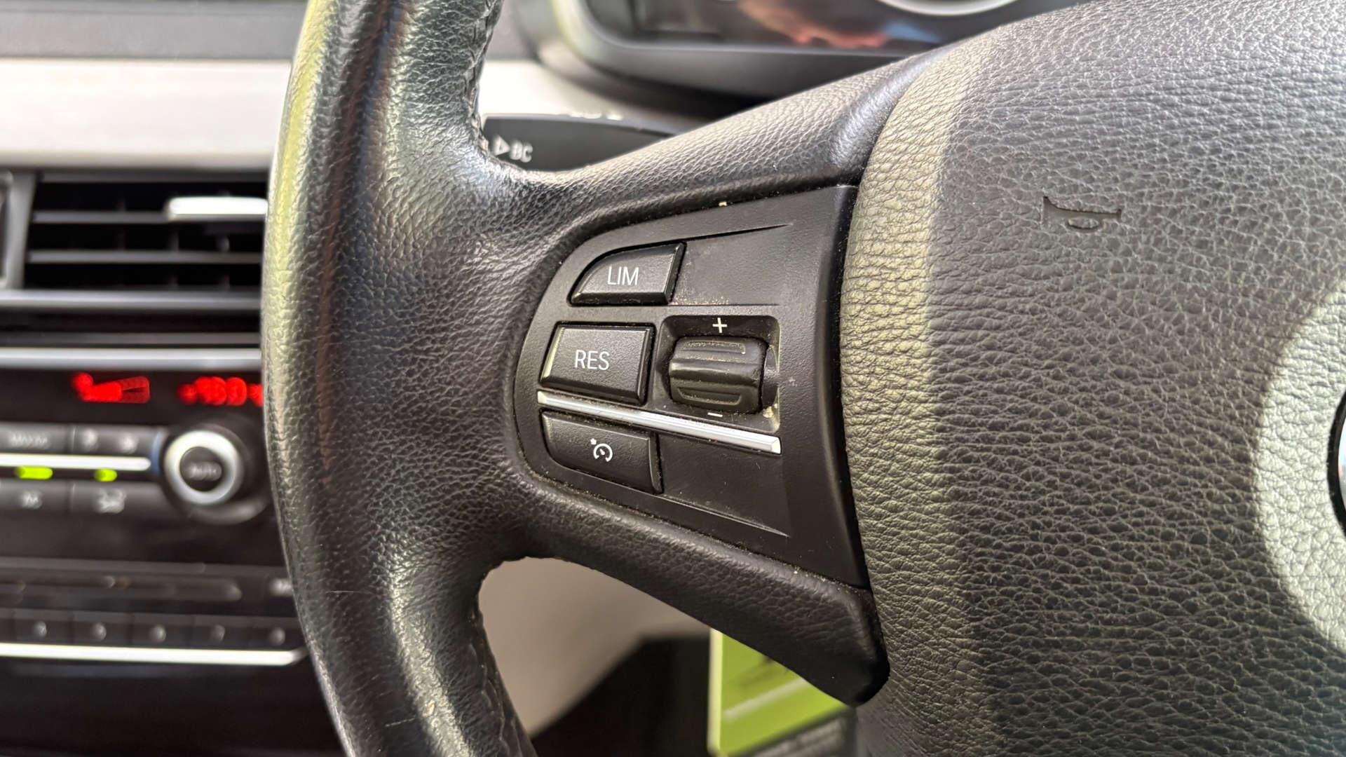 BMW X5 view 22