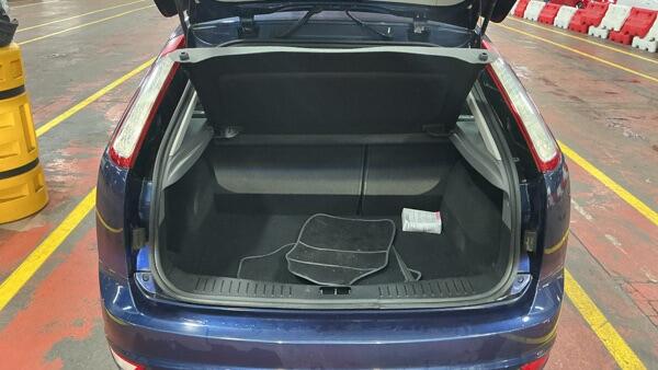 Ford Focus view 9