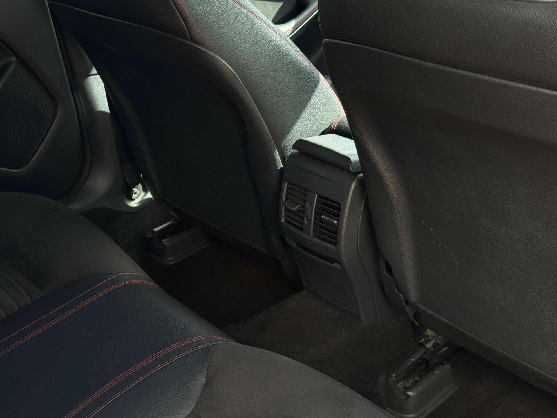 Mercedes-Benz Gla view 22