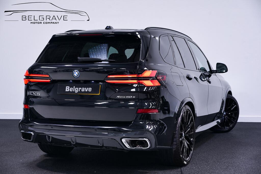 BMW X5 view 3
