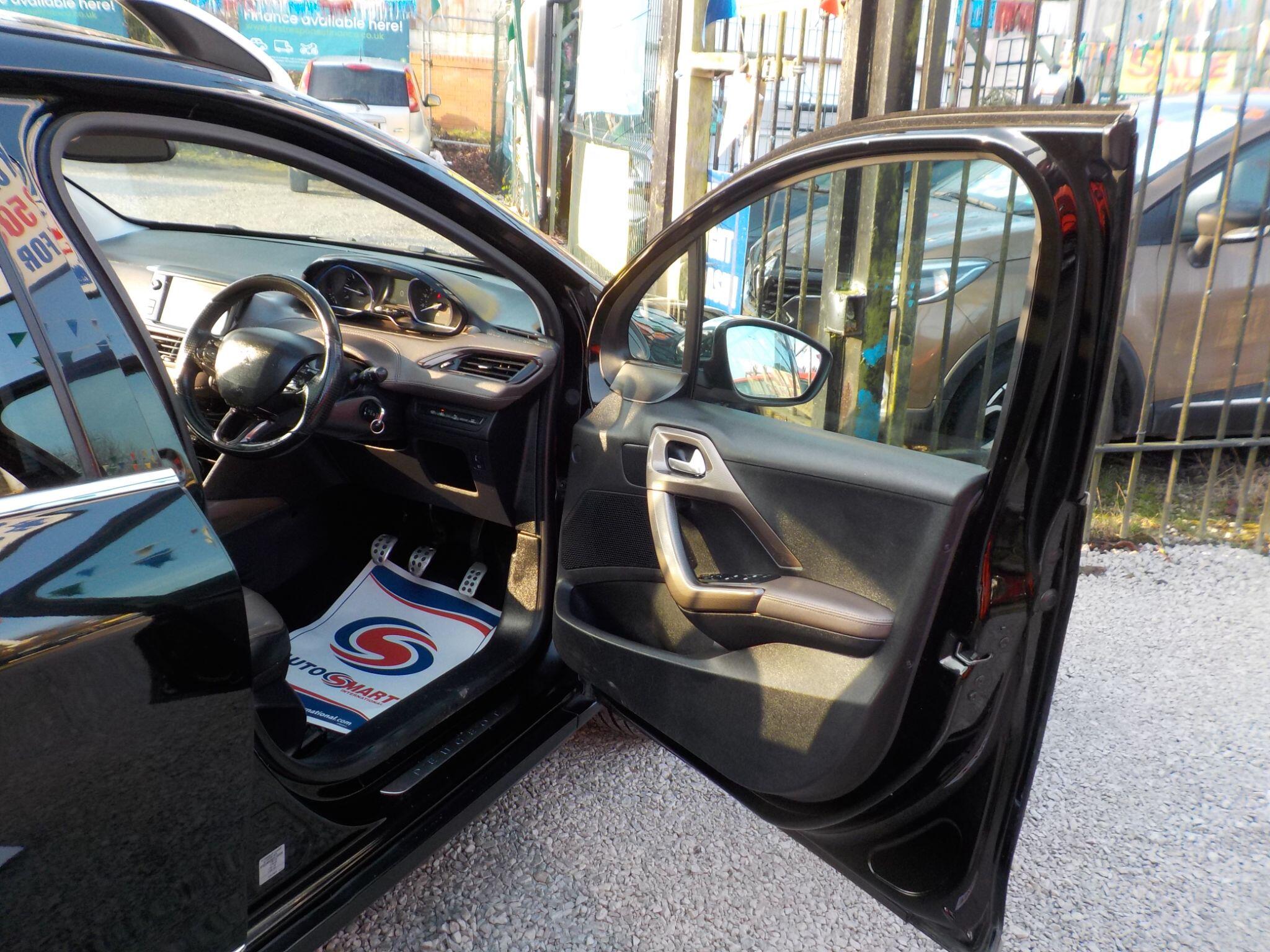 Peugeot 2008 1.6 BlueHDi Feline Euro 6 (s/s) 5dr (Calima)