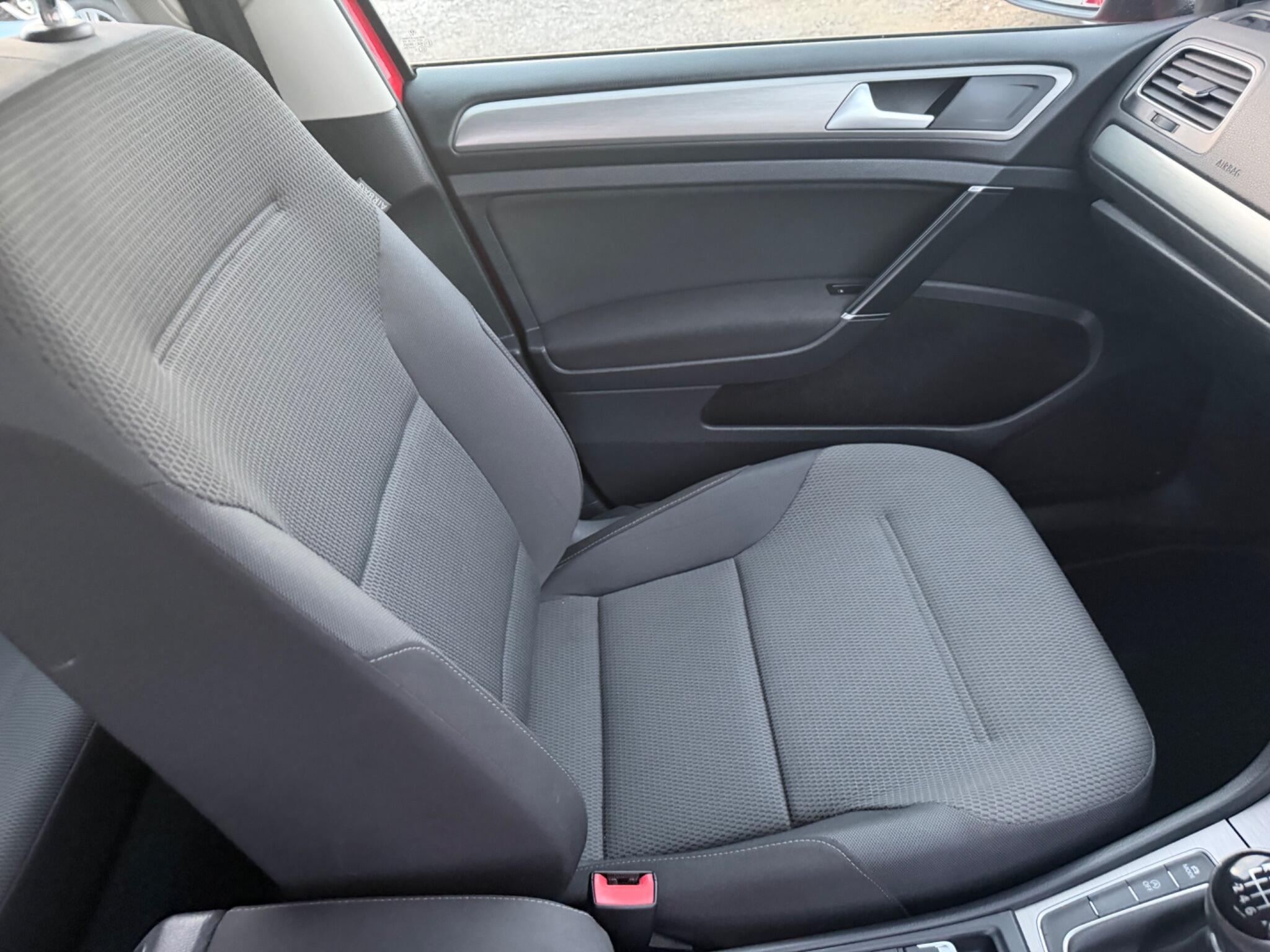 Volkswagen Golf view 57