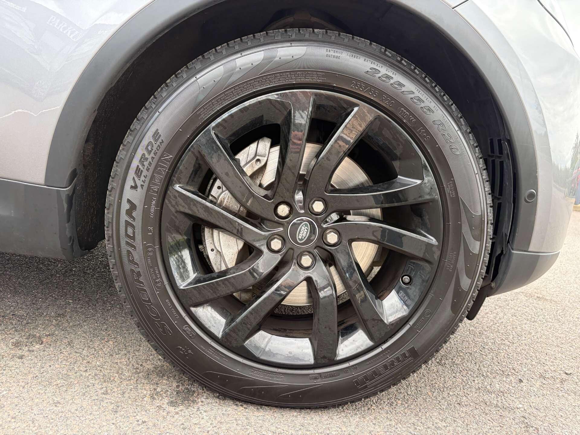 Land Rover Discovery 3 view 11