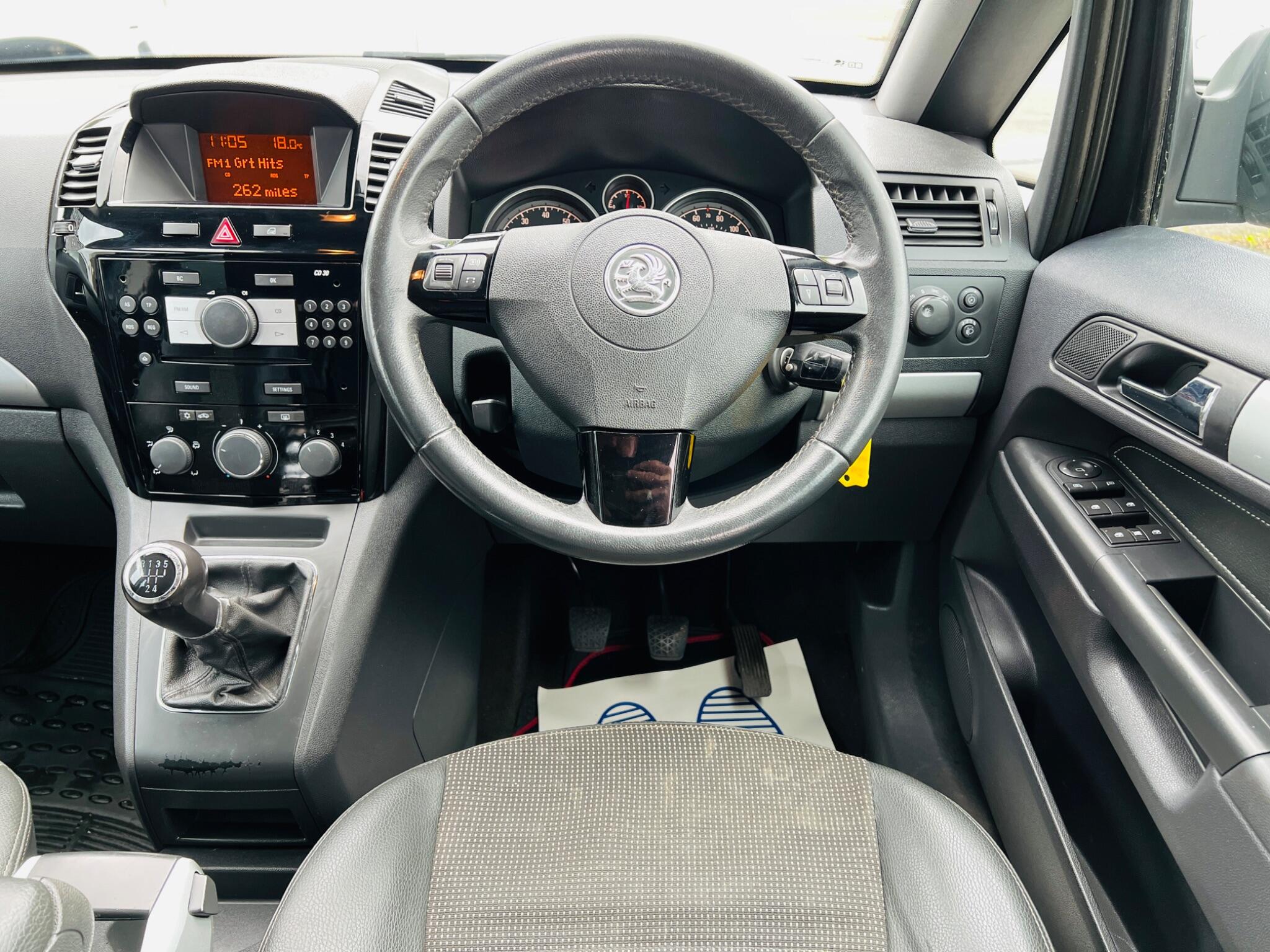 2010 Vauxhall Zafira image 41