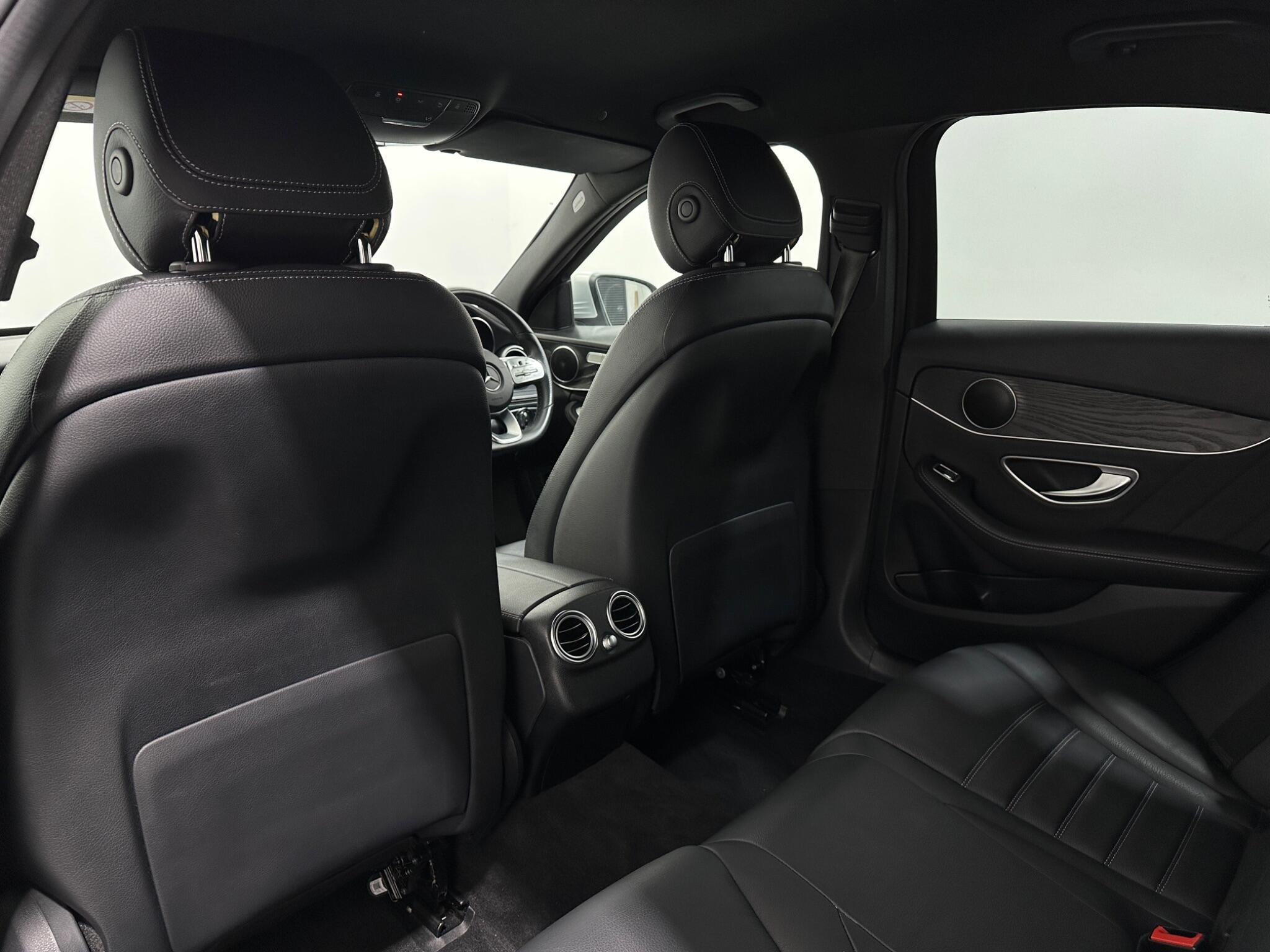 Mercedes-Benz C-Class view 38