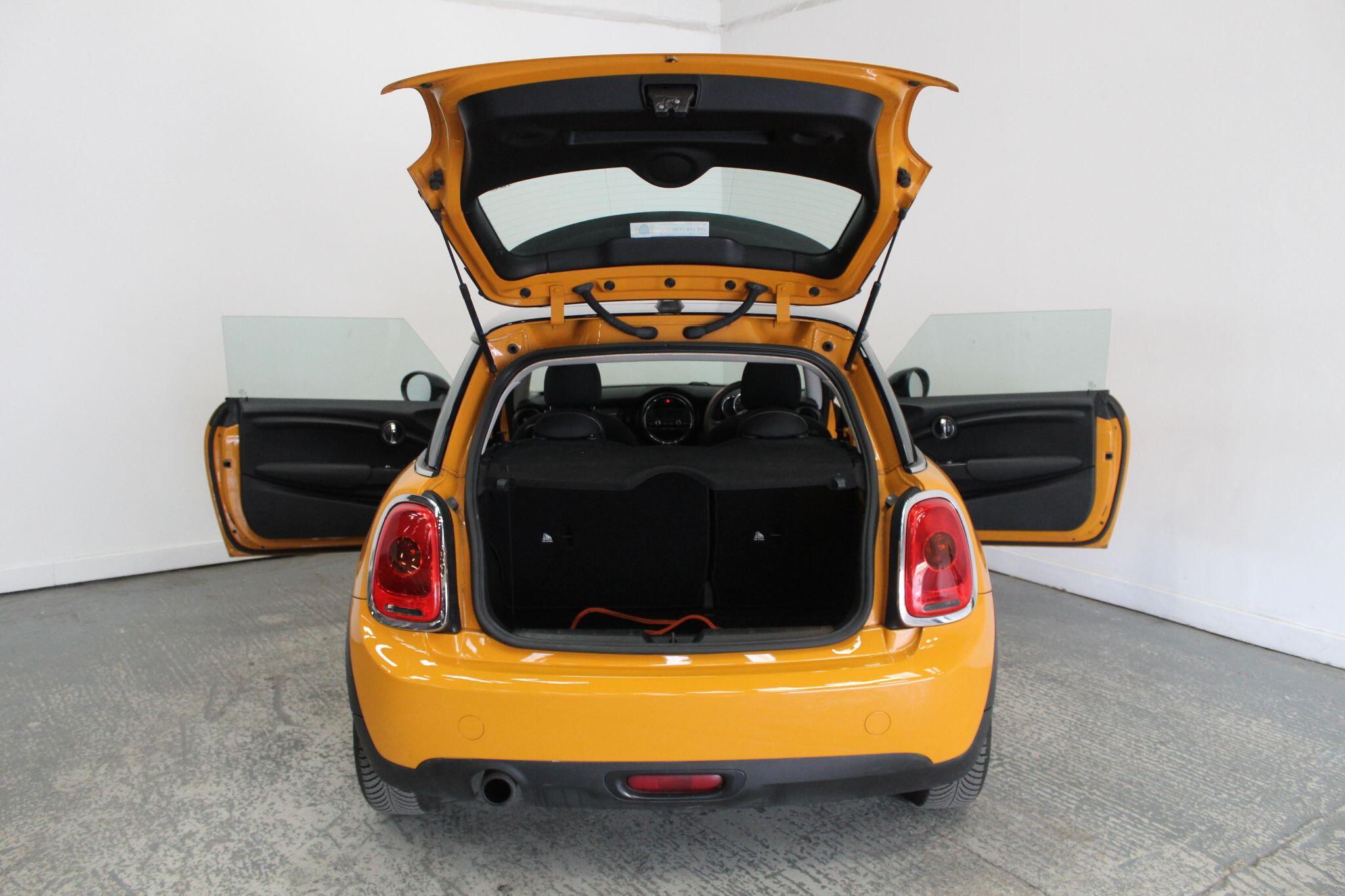 Mini Hatch view 23