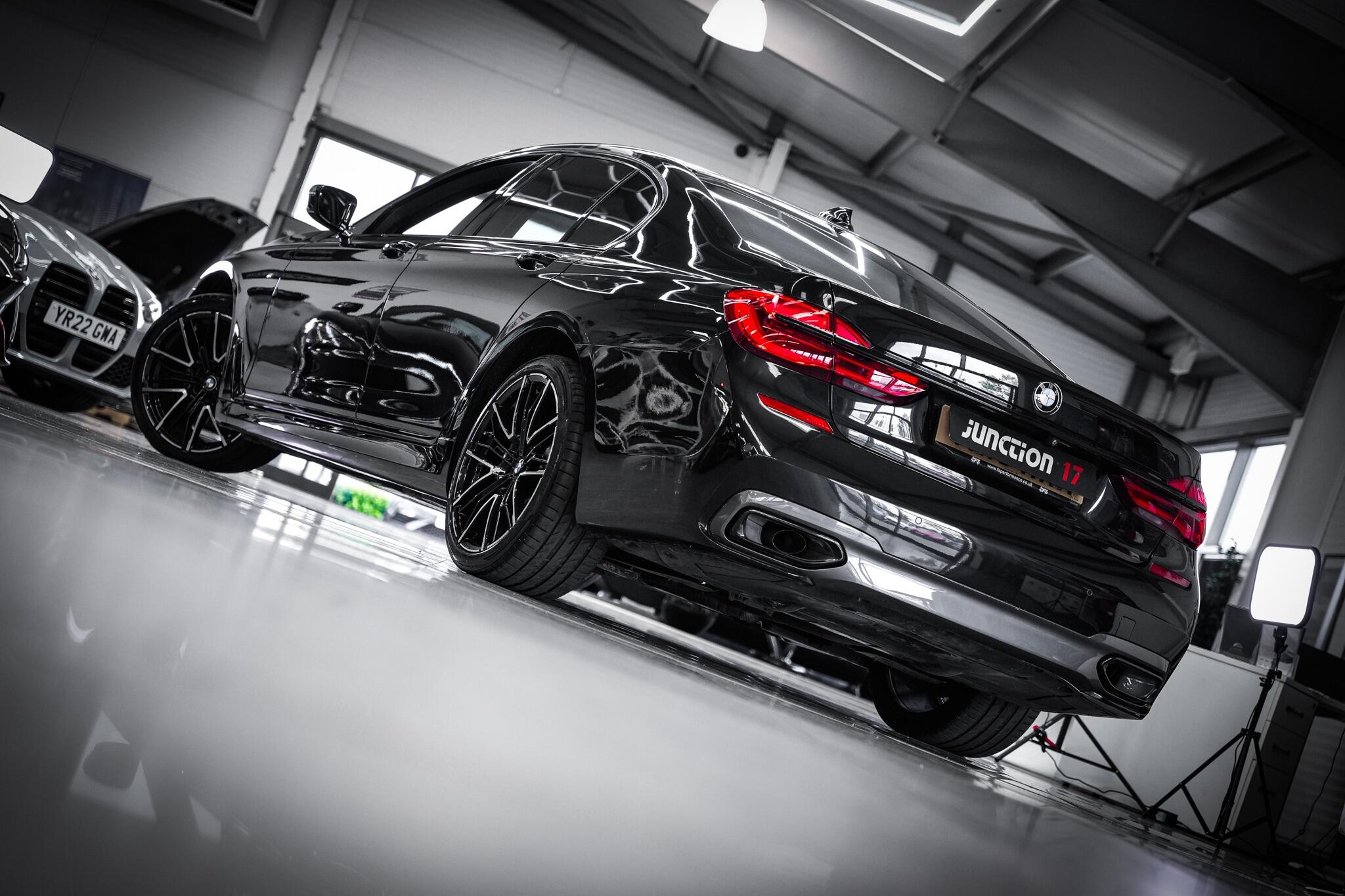 BMW 7 Series view 6