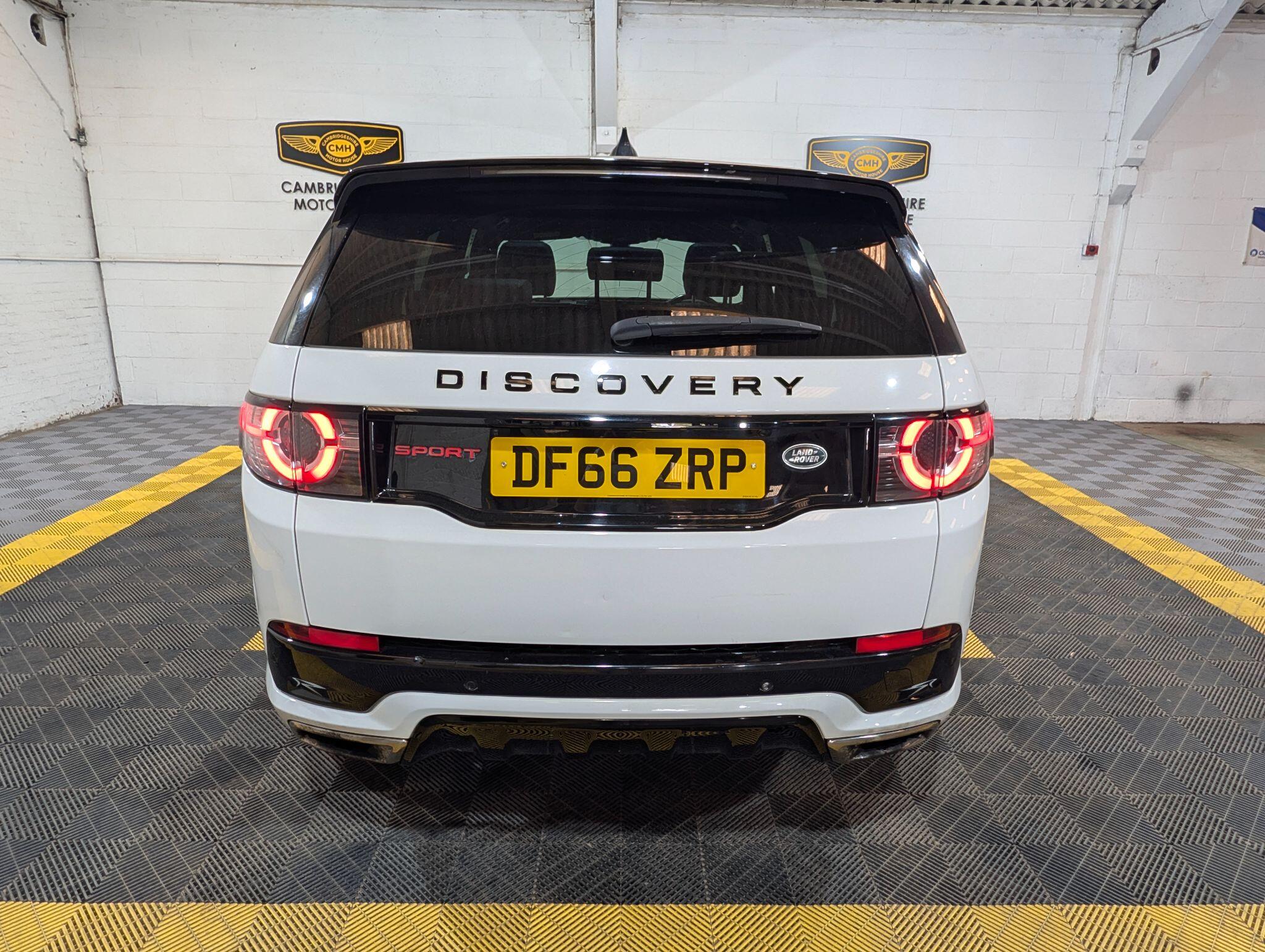 Land Rover Discovery Sport view 11