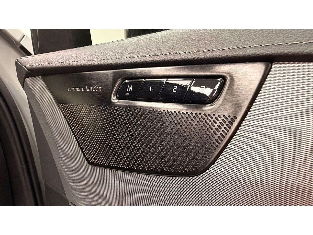 Volvo XC90 view 30