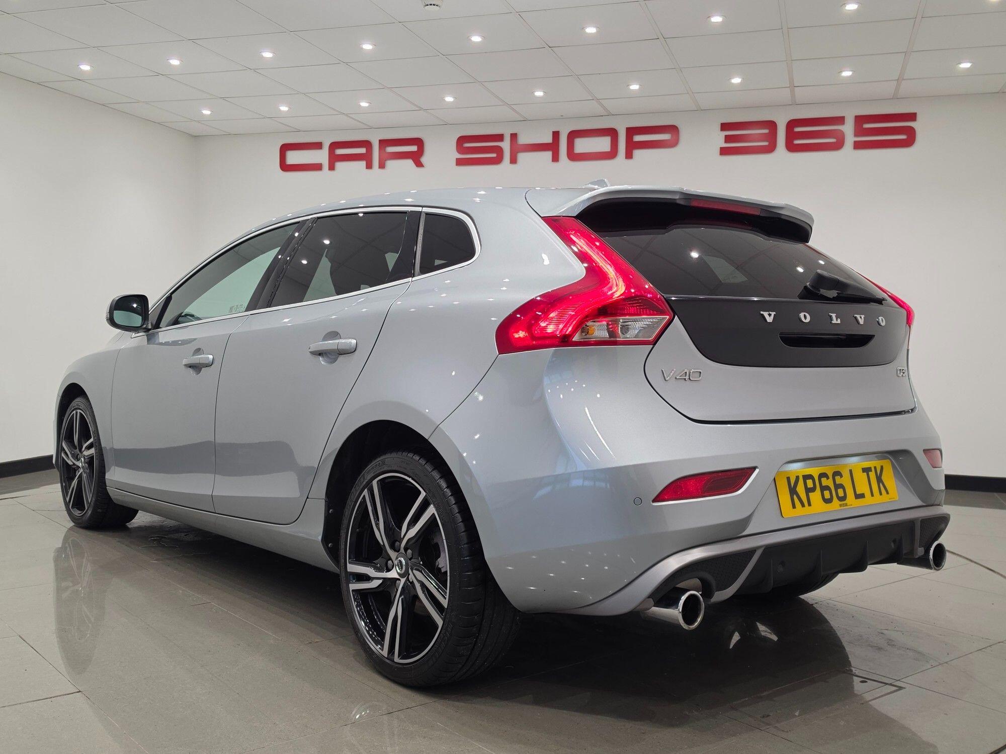 Volvo V40 view 11