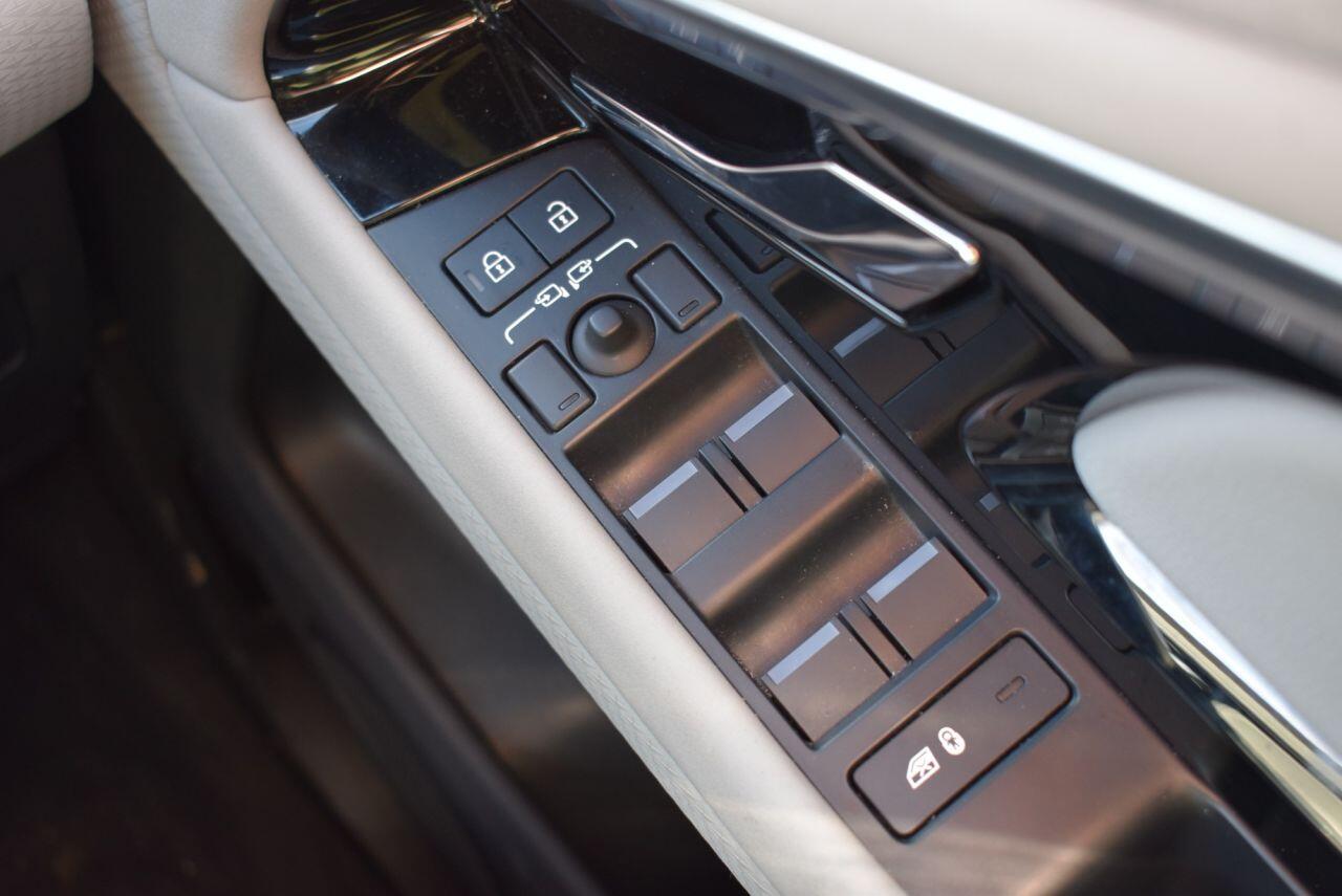 Land Rover Range Rover Evoque view 28