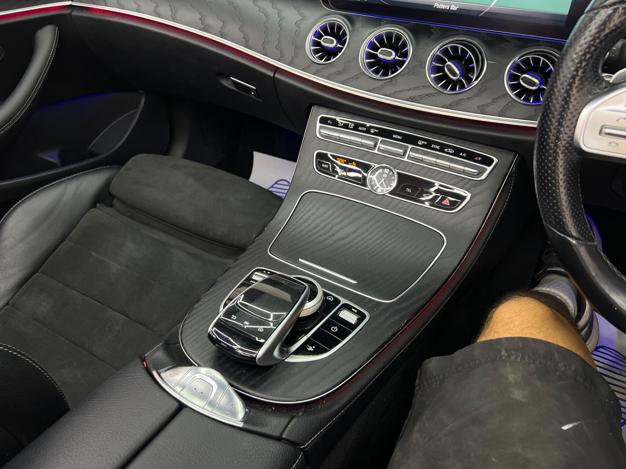 Mercedes-Benz E Class view 11