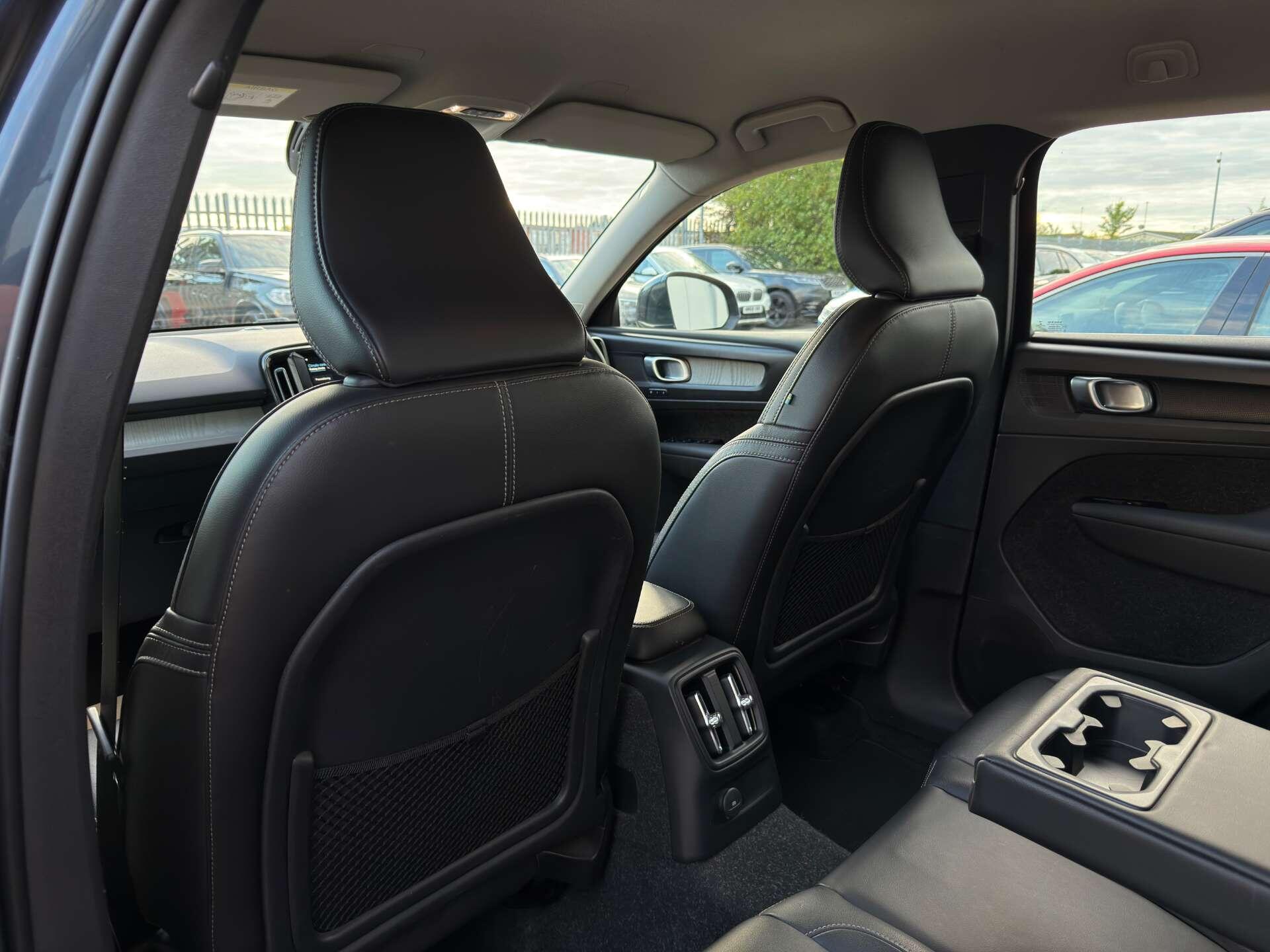 Volvo XC40 view 52