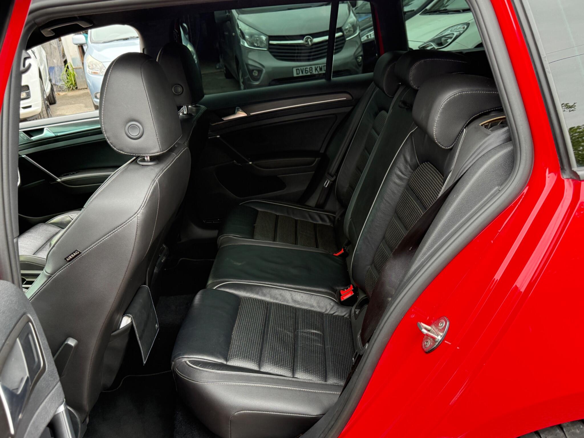 Volkswagen Golf - Image 20