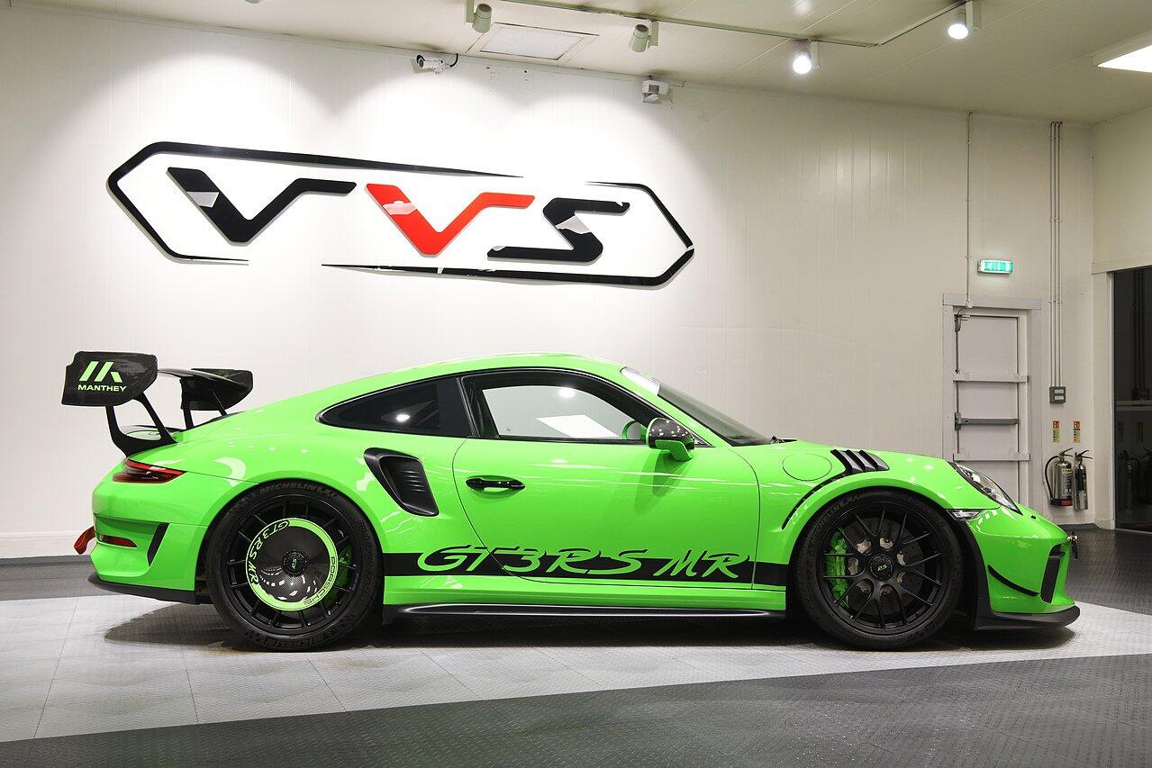 Porsche 911 view 2