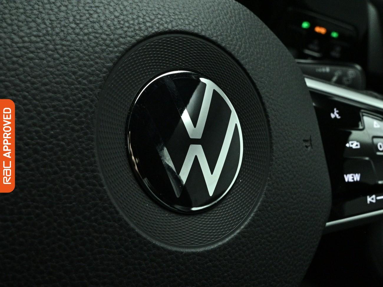 Volkswagen Golf view 23