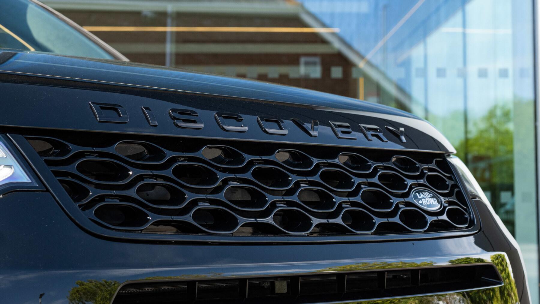 Land Rover Discovery Sport view 87