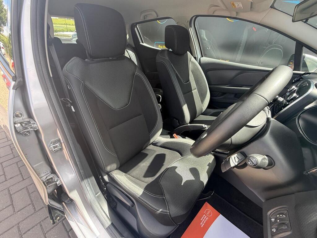 Renault Clio view 19
