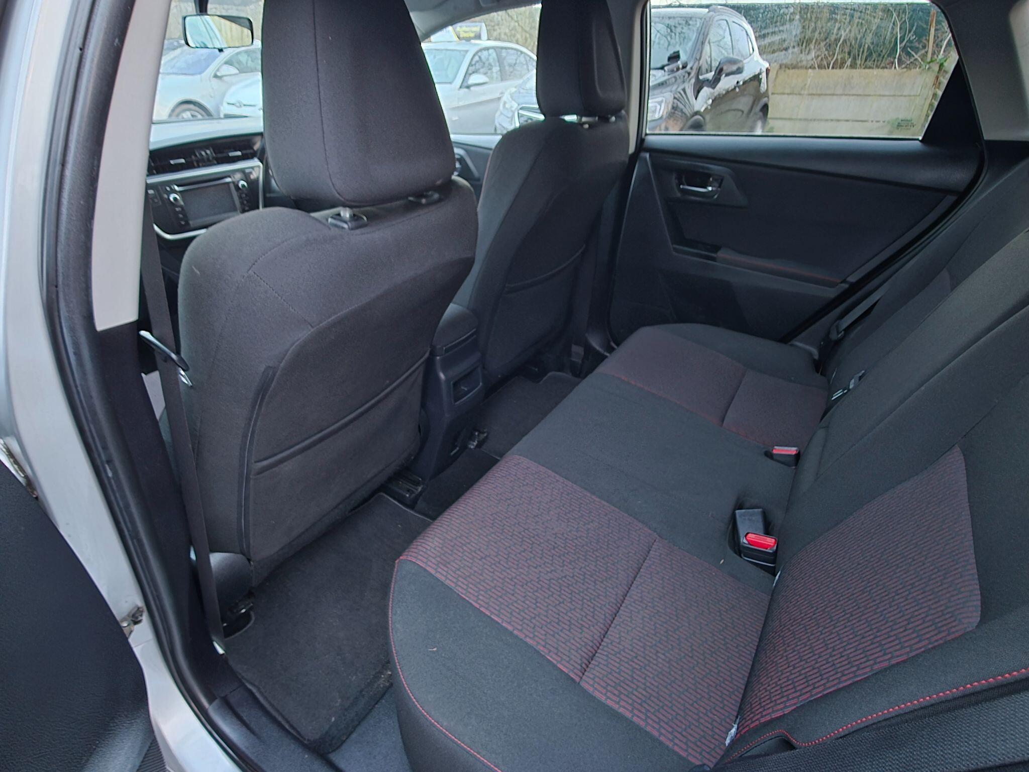 2013 Toyota Auris image 22